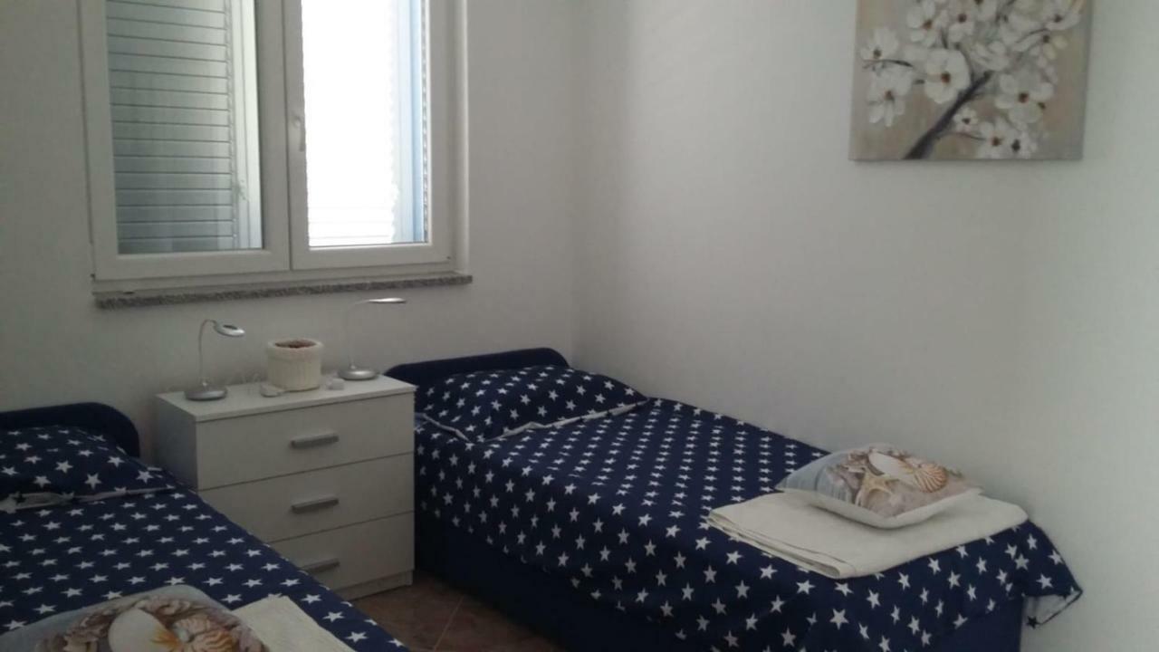 Holiday Home Ankica Ražanac Esterno foto